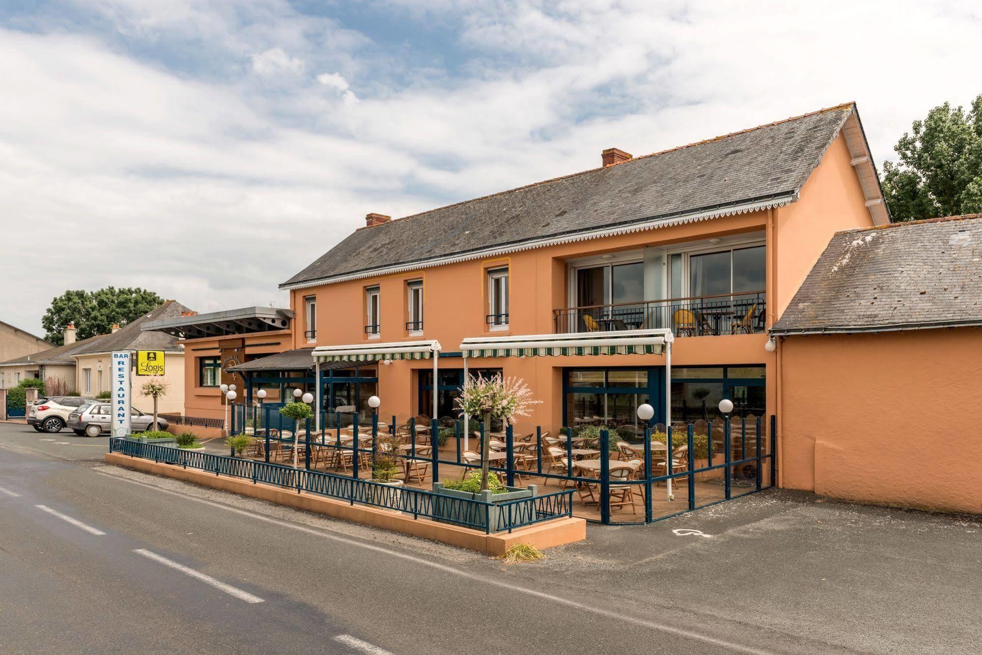 Logis Hotels - Au Poisson D'Argent - Hotel 3 Etoiles Et Restaurant Le Mesnil-en-Vallée Exterior foto